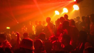 ロンドンのナイトクラブ『fabric London』撮影禁止にも関わらずクラブ内で踊っている姿を撮影しTwitterに投稿→投稿者はクラブから永久追放