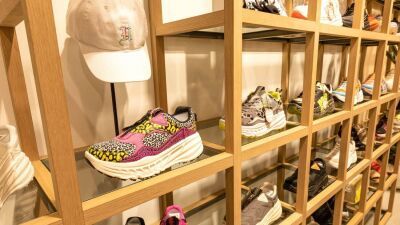 UGG（アグ） x atmos（アトモス） がパートナーを組んで運営するコンセプトショップ『UGG@mos（アグアトモス）』が原宿にオープン！