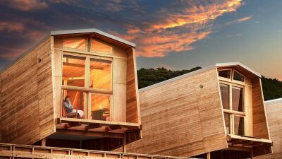 イルカの町として知られる和歌山県太地町に全5棟の海辺のプライベートヴィラ「GLAMPOCEAN Luxe Umi-Kumano」がグランドオープン！