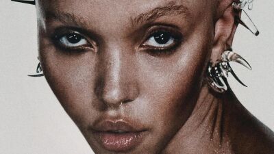 FKA Twigs (エフケーケー・ツイッグス) が新アルバム『EUSEXUA』をリリース、Kanye West (カニエ・ウェスト) の娘North Westをフィーチャーした日本語歌詞の曲も