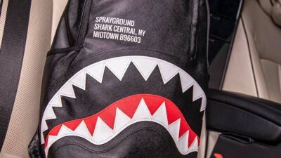Afrojack と SPRAYGROUND が ツアー中の DJ に嬉しい機能が満載のバックパック「Afrojack Shark Ba​​ckpack」を発売