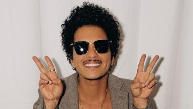 スーパースターBruno Mars (ブルーノ・マーズ) 、ギャンブルで負けた5000万ドル (約73億円) の借金のカタとしてラスベガス公演を毎年開催!? 一方で約134億円勝ったという噂も…