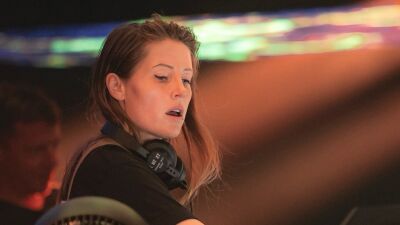 Charlotte de Witte (シャーロット・デ・ウィッテ) 、間もなく開催される「Tomorrowland」メインステージのオープニング＆クロージング・アクトに抜擢