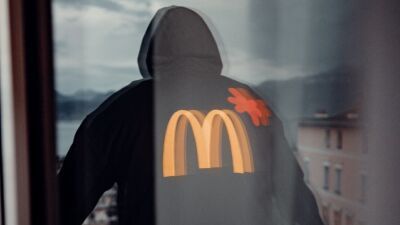 先日マクドナルドのコラボミールを発表したDJ Snake (DJ スネイク) 、お次は「Pardon My French」x「マクドナルド」のコラボグッズを発表！