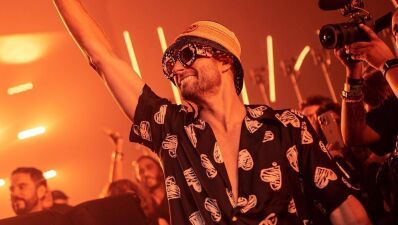 Fisher (フィッシャー) 、今年のCoachellaで披露し拡散されたIDで、2023年初リリースとなる "Take It Off" を遂にドロップ！