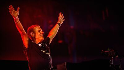 Armin van Buuren (アーミン・ヴァン・ブーレン) 、ベルギー開催の世界最高峰フェス「Tomorrowland」2週目にて5つの新たなID曲を発表