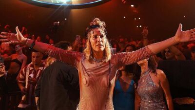 イビザの名門クラブ「Pacha Ibiza」初の女性レジデントDJに就任したBLOND:ISH (ブロンディッシュ) 、同曜日の過去最大観客動員数記録を更新