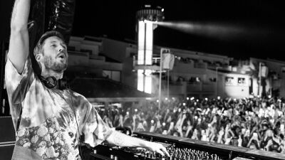 Calvin Harris (カルヴィン・ハリス) 、Adele (アデル) にコラボ話をフられた過去をラジオで暴露、しかしまだ虎視眈々とAdeleを狙ってる…!?