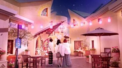 東京ディズニーリゾートⓇ内の商業施設「イクスピアリⓇ」に『サクラ ランタン ストリート』が登場、3月31日 (日) まで開催中