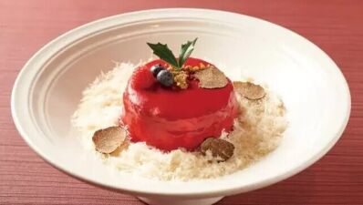 芸能人も御用達のうどん専門店「つるとんたん」1日だけのワンデーメニュー『真っ赤なクリスマスケーキのおうどん』がクリスマスイブに限定発売