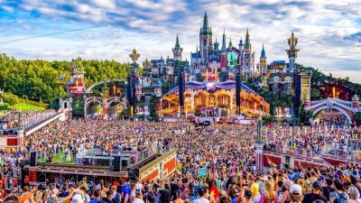 ベルギー発のビッグフェス「Tomorrowland」10月18日にオランダZiggo Domeにて20周年記念イベント「Our Story」開催決定、EDMの名曲の数々をオーケストラで披露