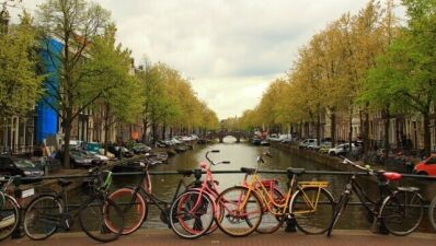 オランダ、新型コロナ規制の大半を2月25日までに撤廃予定、マスク着用やソーシャルディスタンスも撤廃、ナイトクラブやバーも通常営業開始へ