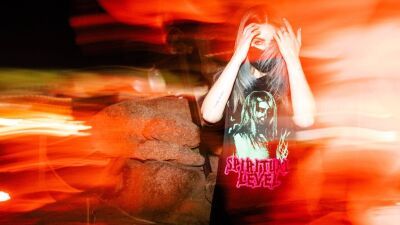 12月に東京公演を控えるAlison Wonderland、ハロウィンコレクションのオフィシャルグッズ販売が決定！