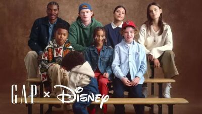 Gapがミッキー＆フレンズをフィーチャーした限定コレクション「Gap x Disney Collegiate」を発表、期間限定店舗では文字や限定デザインが刺繍できるカスタマイズも