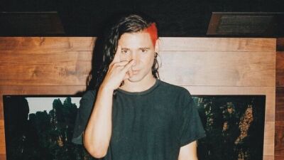 「Skrillex（スクリレックス）と、LA の Skrillex のスタジオでプライベートセッションができる権利」のオークションが開催中！