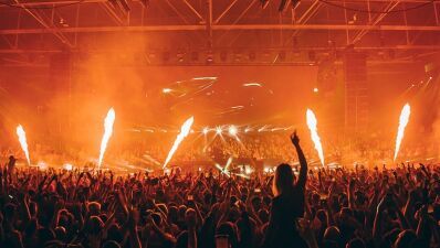 Armin van Buuren (アーミン・ヴァン・ビューレン) の大人気トランス・フェス『ASOT』2025年夏にロンドンにて開催決定！
