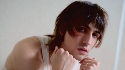 Porter Robinson (ポーター・ロビンソン) 、最新アルバム『SMILE! :D』から日本人監督を起用した"Easier to Love You"のMVを公開！