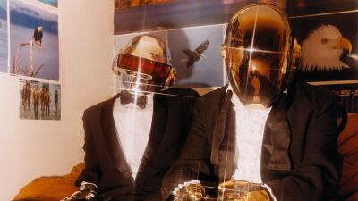 Daft Punk (ダフト・パンク) が2005年にリリースした3枚目のアルバム『Human After All』20周年を記念し「Remixes」初のアナログ盤リリース