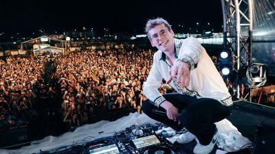 ベルギーのDJ/プロデューサーLost Frequencies (ロスト・フリクエンシーズ) 2014年リリースの "Are You With Me" 10億再生突破！ Armada Musicの曲で