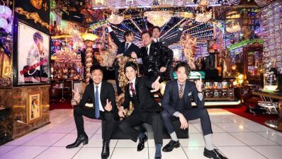 老舗ホストクラブの「愛本店」が、昼の社交ダンス営業を開始