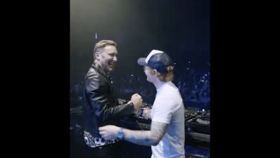 【動画アリ】David Guetta（デヴィッド・ゲッタ）のレジデントイベントにEd Sheeran（エド・シーラン）が登場し「Bad Habits」を熱唱、世界トップ同士の共演に