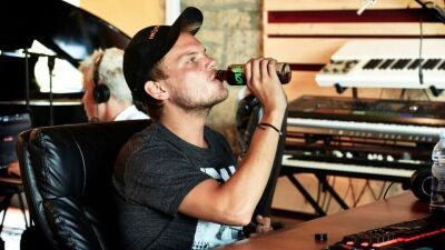Avicii（アヴィーチー）、Spotify史上最も再生されたアーティストTOP100入り達成、累計200億回以上の再生数を記録し歴代96位に