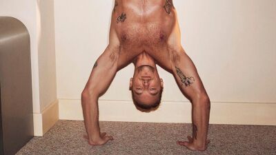 【悪夢】Diplo、プレイ中に多数の自分の顔に囲まれる