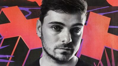 Martin Garrix（マーティン・ギャリックス）、ラスベガスのナイトクラブ「Omnia」での公演中にボトルを投げつけられ顔を負傷