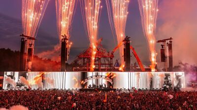 【続報】開催2日前にメインステージ焼失の「Tomorrowland」メインステージ内に317kgの "無包装の花火" が保管されていたことが明らかに…欧州で規制対象の有害物質の検出も