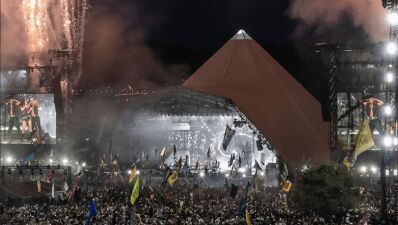 BBCのドキュメンタリー番組による追跡調査で、英グラストンベリー・フェスティバルの悪質チケット詐欺事件の被害総額が100万ポンド (約2億670万円) を上回ることを報道