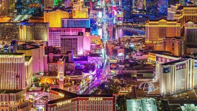 【EDC Las Vegas 2026】交通渋滞関係なし！ストリップ〜EDC Las Vegasの会場まで15分間のヘリコプター送迎サービスが販売中、価格は片道約10万円