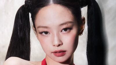 BLACKPINK (ブラックピンク) メンバーJennie (ジェニー) が2018年にリリースしたソロ曲 "SOLO" がYouTube10億回再生突破！