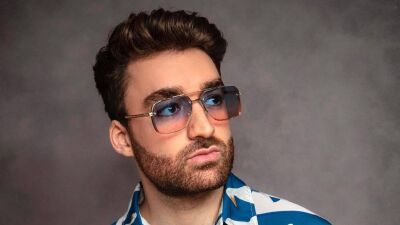 Oliver Heldens (オリバー・ヘルデンス)、Kylie Minogue (カイリー・ミノーグ) とのポップなコラボ曲「10 Out Of 10」リリース