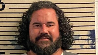 フロリダ州開催のEDMフェス「Sol Fest」にて、複数のドラッグを摂取して錯乱、警官の頭を噛みちぎった男が逮捕…ハイになって無敵状態、テーザー銃も効果なし