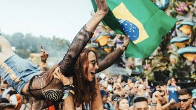 遂に今週末10月10日～12日にブラジルで開催の『Tomorrowland Brasil 2025』のライブ配信が決定【閲覧URLはコチラから】