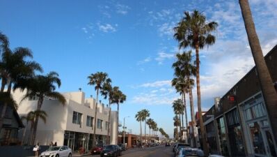アメリカ / カリフォルニア州の若者の新型コロナワクチン接種率が他の年代に比べて低いことが明らかに....その原因と解決策とは?