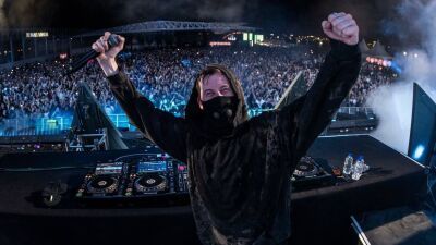 Alan Walker（アラン・ウォーカー）、キャリアを変えるヒット曲となった名曲"Faded"がSpotifyにて20億回再生を突破！