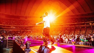 東京ドーム＆京セラドーム大阪で開催されたMaroon 5（マルーン5）の来日公演『WORLD TOUR 2022』のライブレポートが到着！ セットリストがプレイリストに