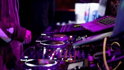 【最新研究結果】ダンスミュージックはアメリカ人のライフライン!? 調査対象のアメリカ人の14%が "落ち込んだ時にEDMを聴く" と回答