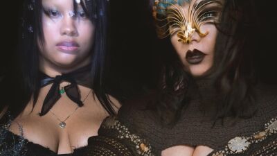 Björk (ビョーク) とラッパーのShygirl (シャイガール）がコラボした「Woe」のリワークと日本のラブホらしき場所等で撮影されたミュージックビデオが公開