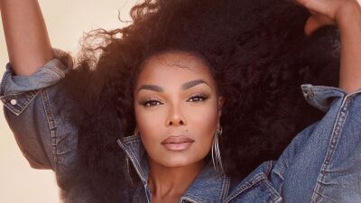 ジャクソン・ファミリーの一員 Janet Jackson (ジャネット・ジャクソン) 、3月16日 (土) スタートのジャパン・ツアーのオフィシャルグッズ公開！