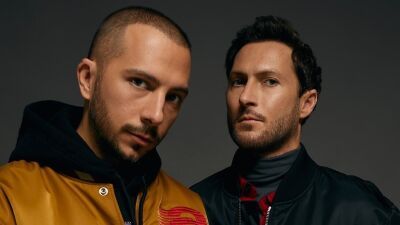 Matisse & Sadko（マティス＆サドコ）、Martin Garrix（マーティン・ギャリックス）がTomorrowland NYEのイントロで流した ID "Meant To Be"