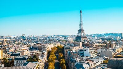仏マクロン大統領、蘭アムステルダム「ADE」や米マイアミ「MMW」のような、フランス版 "ミュージック・ウィーク" 設立について言及、早ければパリにて2025年に開催か…？