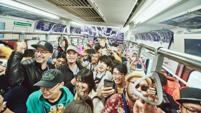 【62 MINUTES YAMANOTE LOOPレポート】音楽に揺られ電車に揺られ、ダンスしながら山手線をグルッと一周