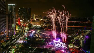 Armin Van Buuren 率いる「A STATE OF TRANCE」が ULTRA MUSIC FESTIVAL で復活！