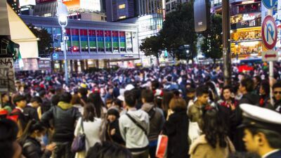 渋谷区、新型コロナウイルス感染拡大防止のため、今年のハロウィーンは渋谷に来ないよう呼びかけ、代わりに仮想空間「バーチャル渋谷」でのハロウィーンイベント開催を検討