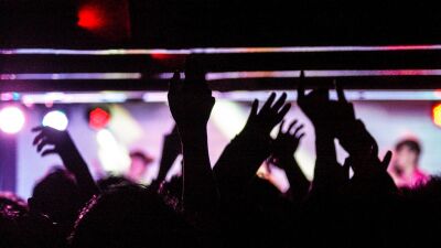 『UK Music』の最新の報告書が、新型コロナウイルスのパンデミックの影響で音楽業界で働いていた約3分の1が失業と発表……イギリス