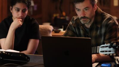 Bonobo (ボノボ) がArooj Aftab (アルージ・アフタブ) とのコラボ曲「Fire on the Water」を含む9月リリース予定のニューアルバムからのシングル２曲を公開
