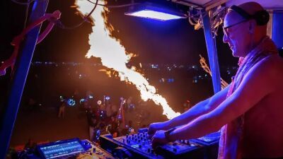 「Burning Man 2025」参加中のDJの男性、砂漠で瞑想中にテスラのCybertruck改造アートカーに両足を轢かれて重症…ヘリ搬送＆緊急手術でとんでもない額が自費負担に