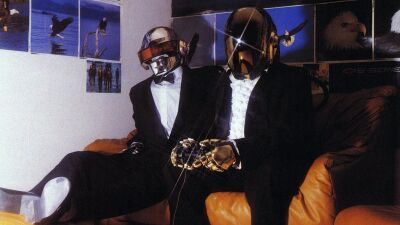 Daft Punk (ダフトパンク) メンバーのGuy-Manuel de Homem-Christo (ギ＝マニュエル・ド・オメン＝クリスト) がソロアルバムを制作中!?